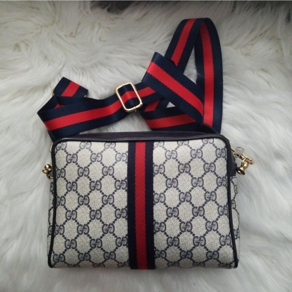 Gucci Handbags - Authentic Vintage Gucci Crossbody Clutch